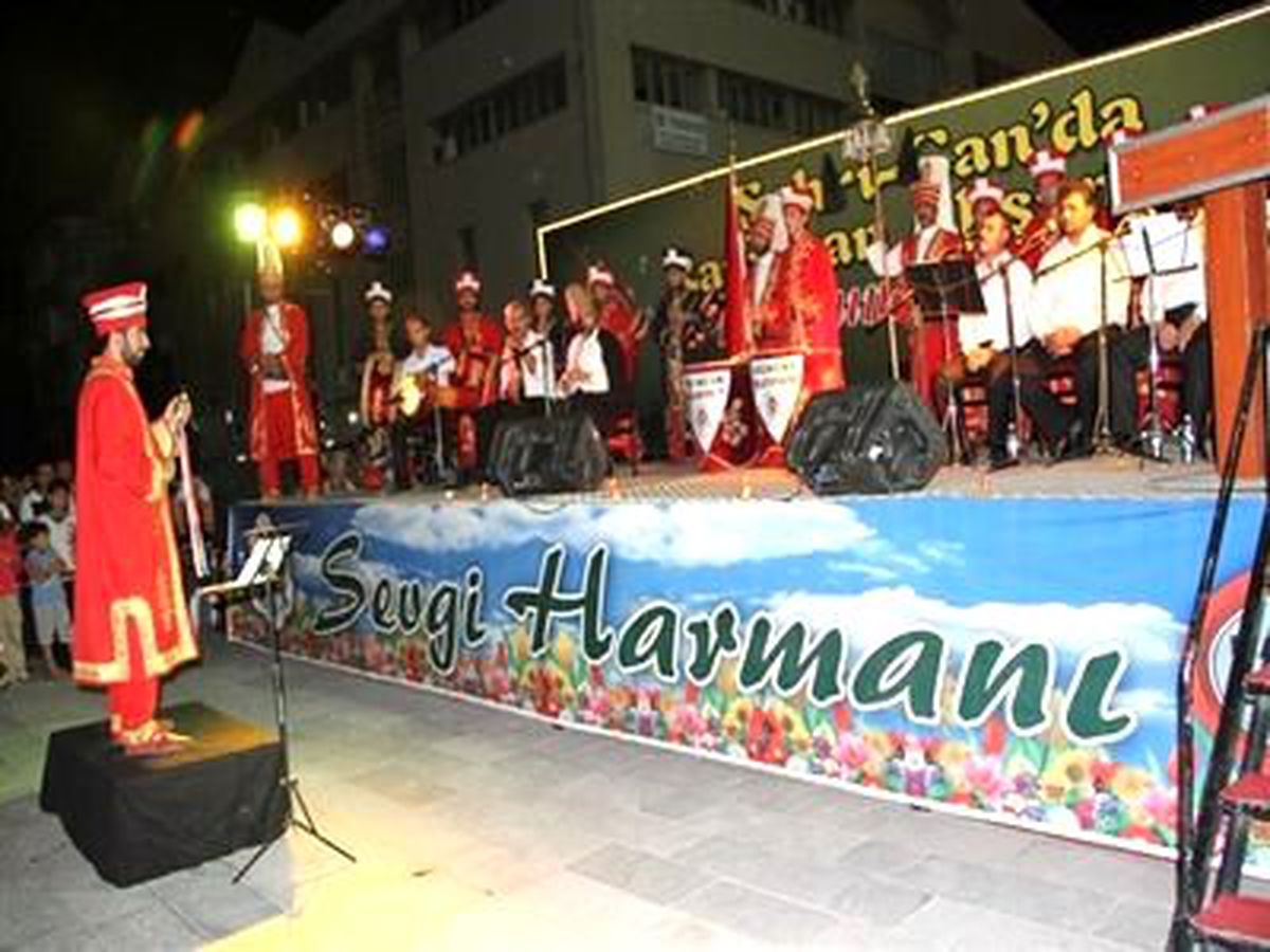 Erzincan\'da Mehteranlı İlahi Konseri