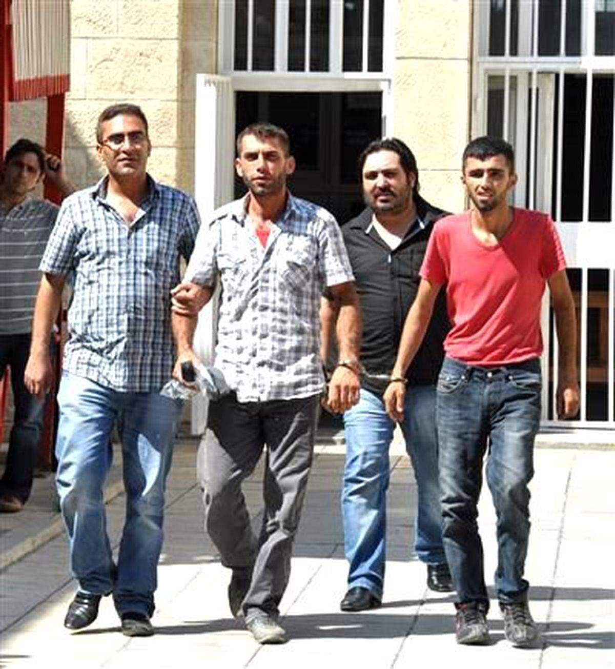 Evden Cep Telefonu Hırsızlığına 2 Tutuklama
