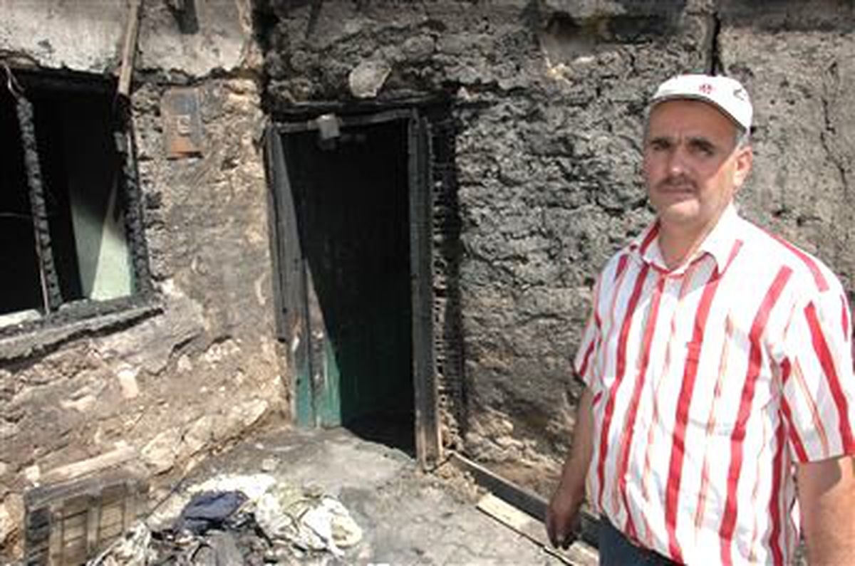 Evi Yanan Aile Yardım İstiyor