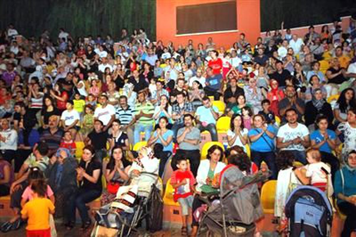 Grup Laçin Şenliklere Damgasını Vurdu