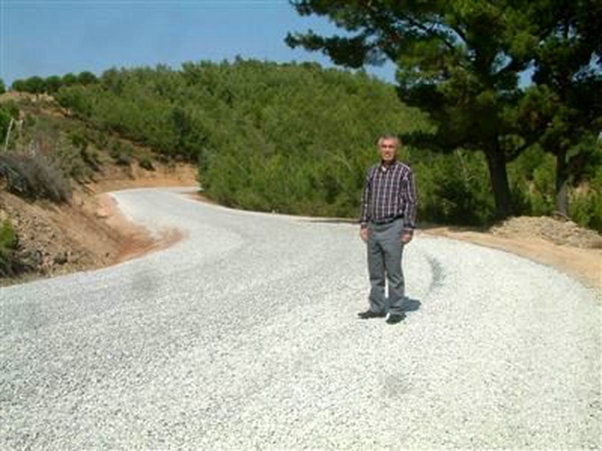 Hacıbozlar Köyü\'nde Asfalt Sevinci