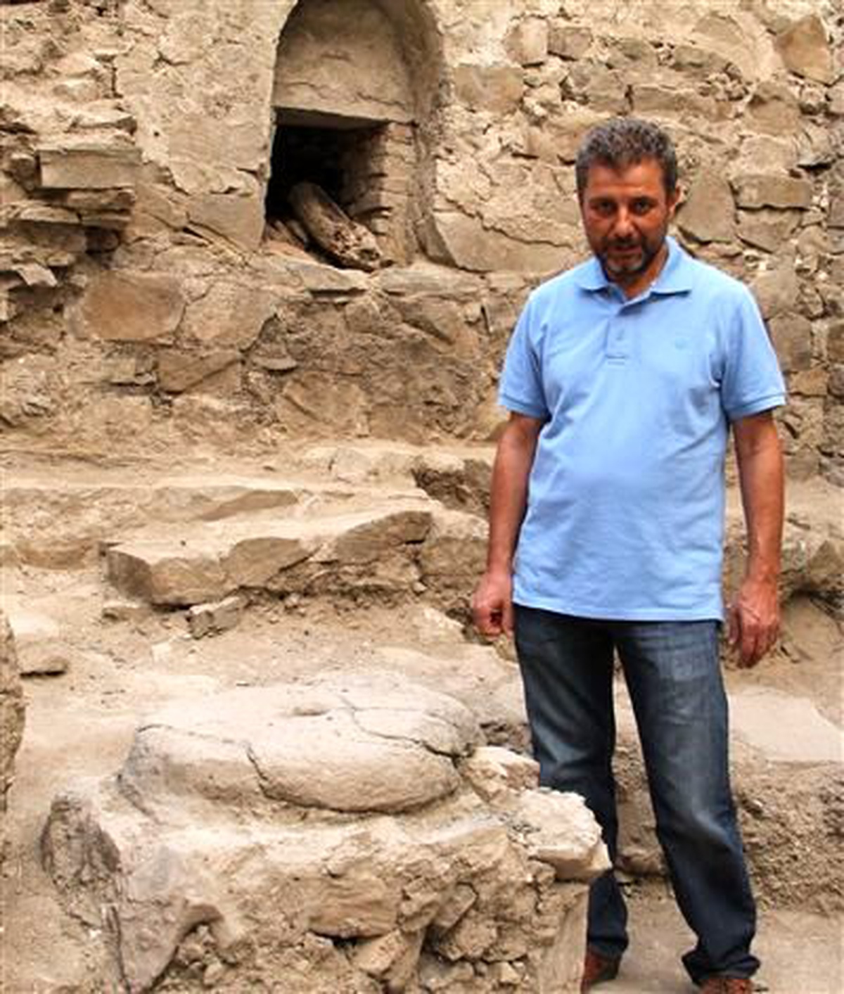 Hoşap Kalesi\'ndeki Kazı Çalışması