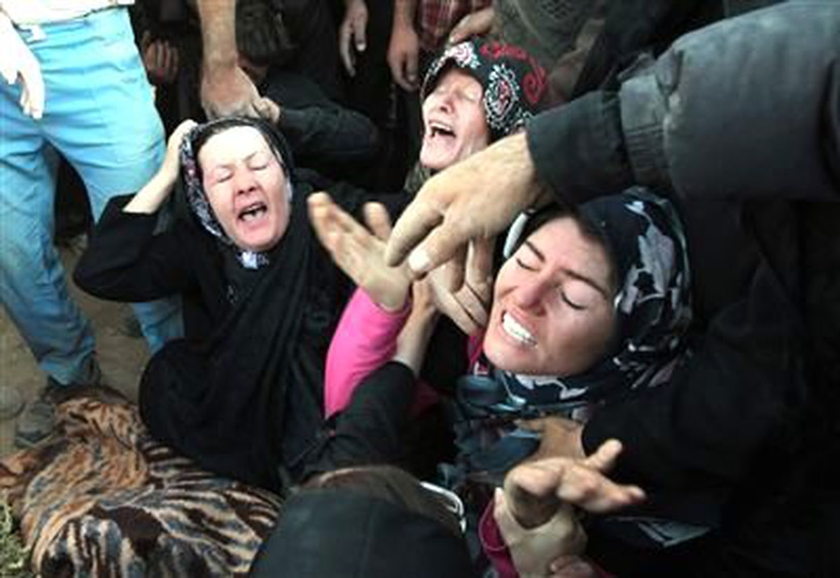 İran\'daki Depremde Ölü Sayısı 306\'ya Yükseldi