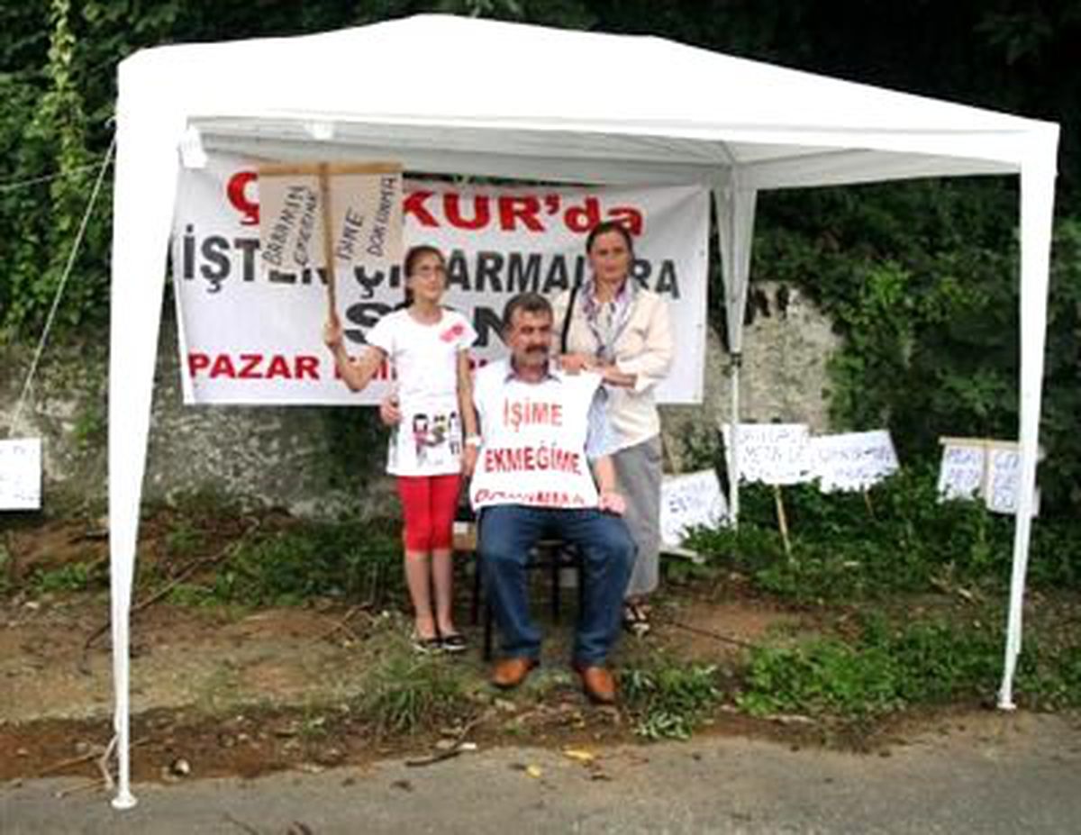 İşten Atıldı, Fabrika Önüne Çadır Kurup Oturma Eylemi Başlattı