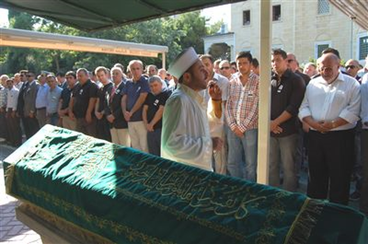 Kazada Ölen İş Adamının Oğlu Son Yolculuğuna Uğurlandı