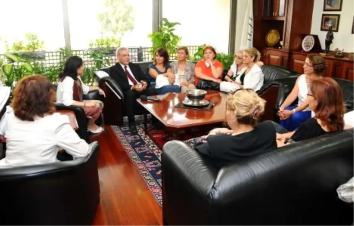 Kocaoğlu, Kadınları Siyasete Çağırdı