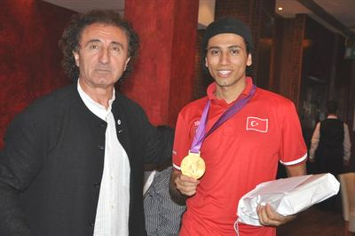 ) Madalya Kazanan Sporcularımıza İlk Hediye Ünlü İş Adamından Geldi