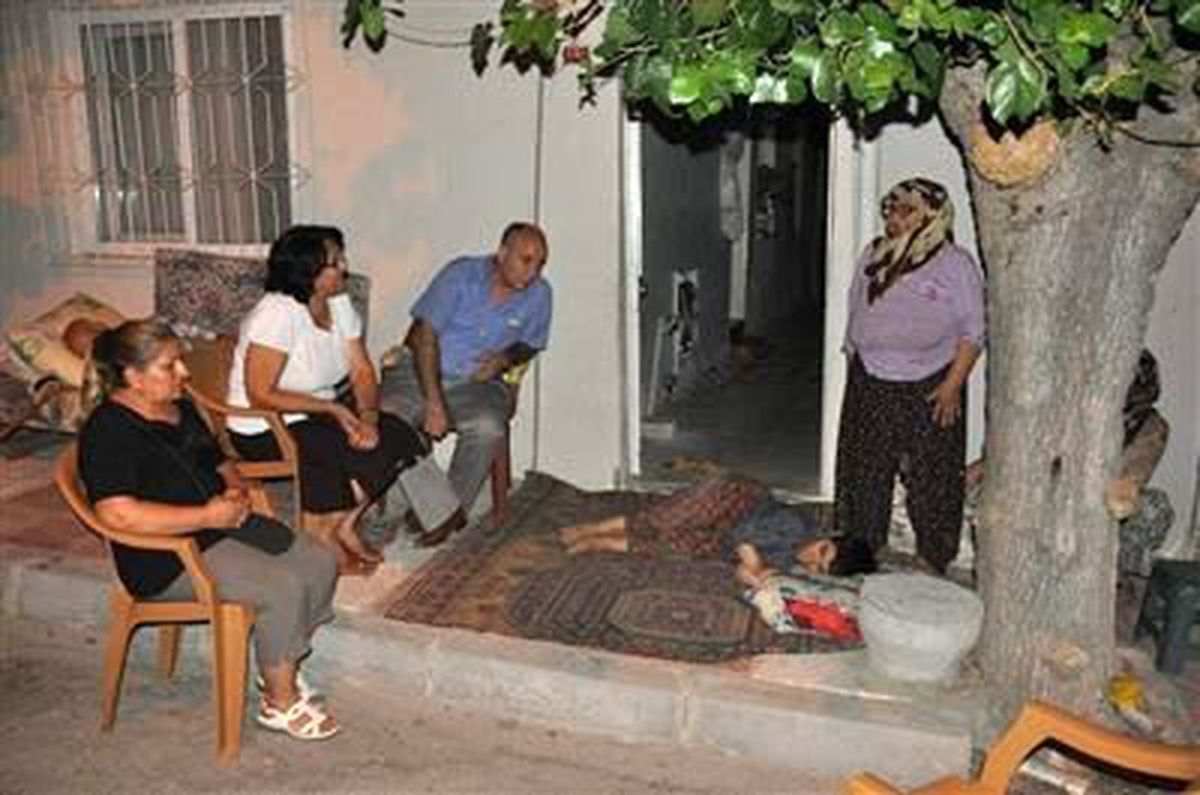 Manisa Ak Parti, Ramazan Ayı Gıda Yardımlarına Devam Ediyor