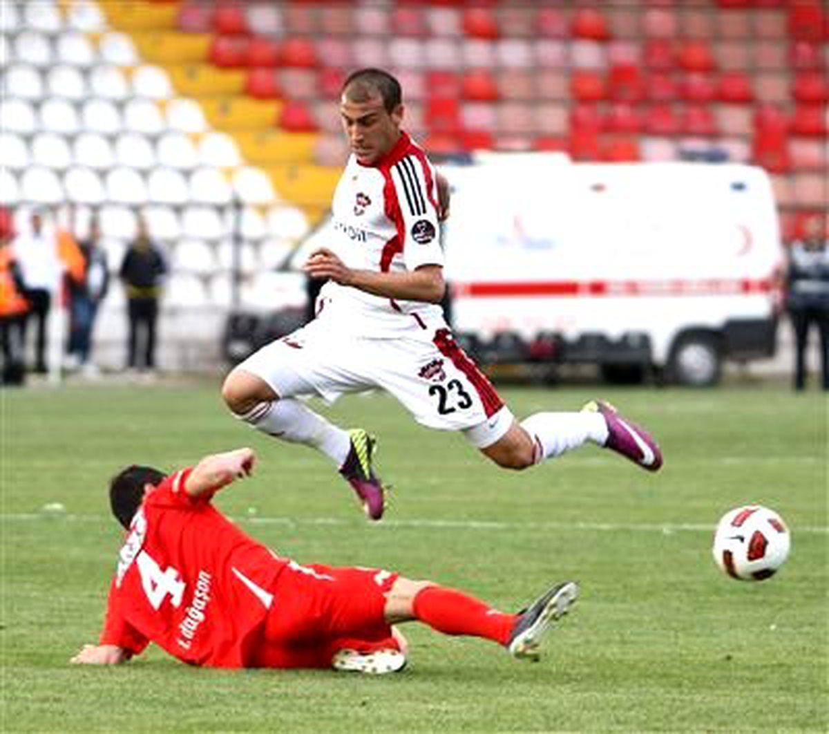 Sakatlığı Geçmeyen Cenk Tosun Üzgün