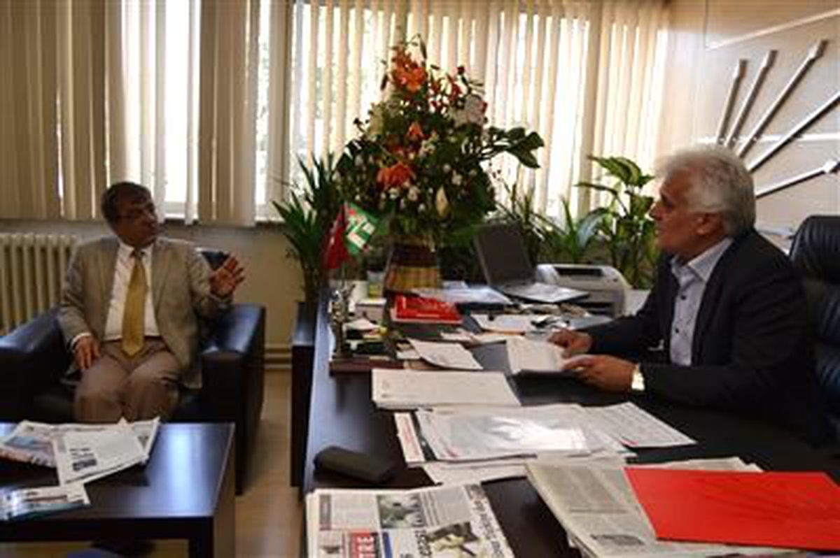 Sedat Yalçın\'dan CHP İl Başkanı Metin Çelik\'e Geçmiş Olsun Telefonu