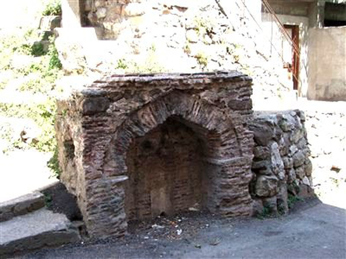 Tarihi Çeşmeden Su Akacak