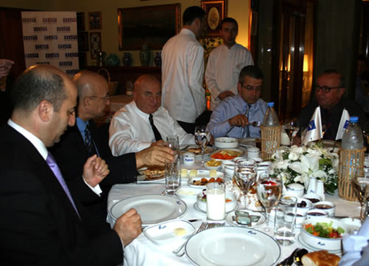 Tav Havalimanları Holding\'den İftar Yemeği