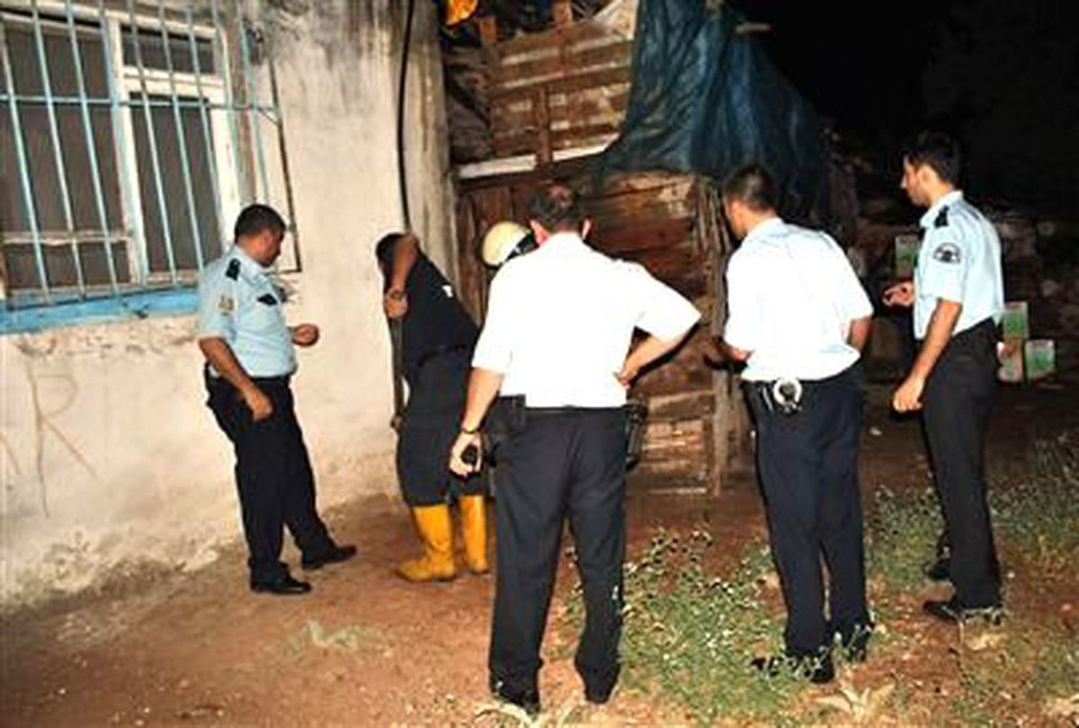 Tavukların İmdadına İtfaiye ve Polis Yetişti