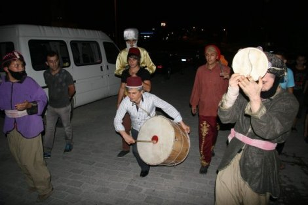 Tiyatrocuydu Ramazan'da Davul Çalmaya Başladı