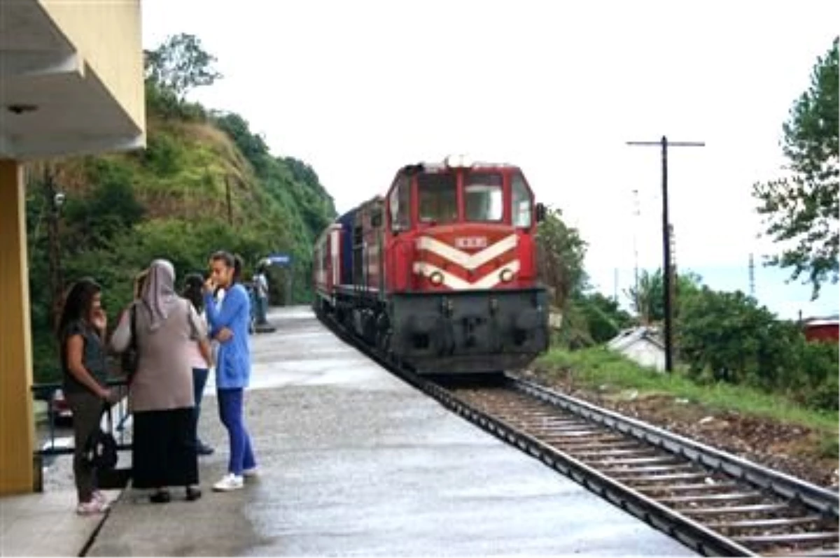 Tren Seferleri Kalkmasın Diye İmza Kampanyası Başlatıldı