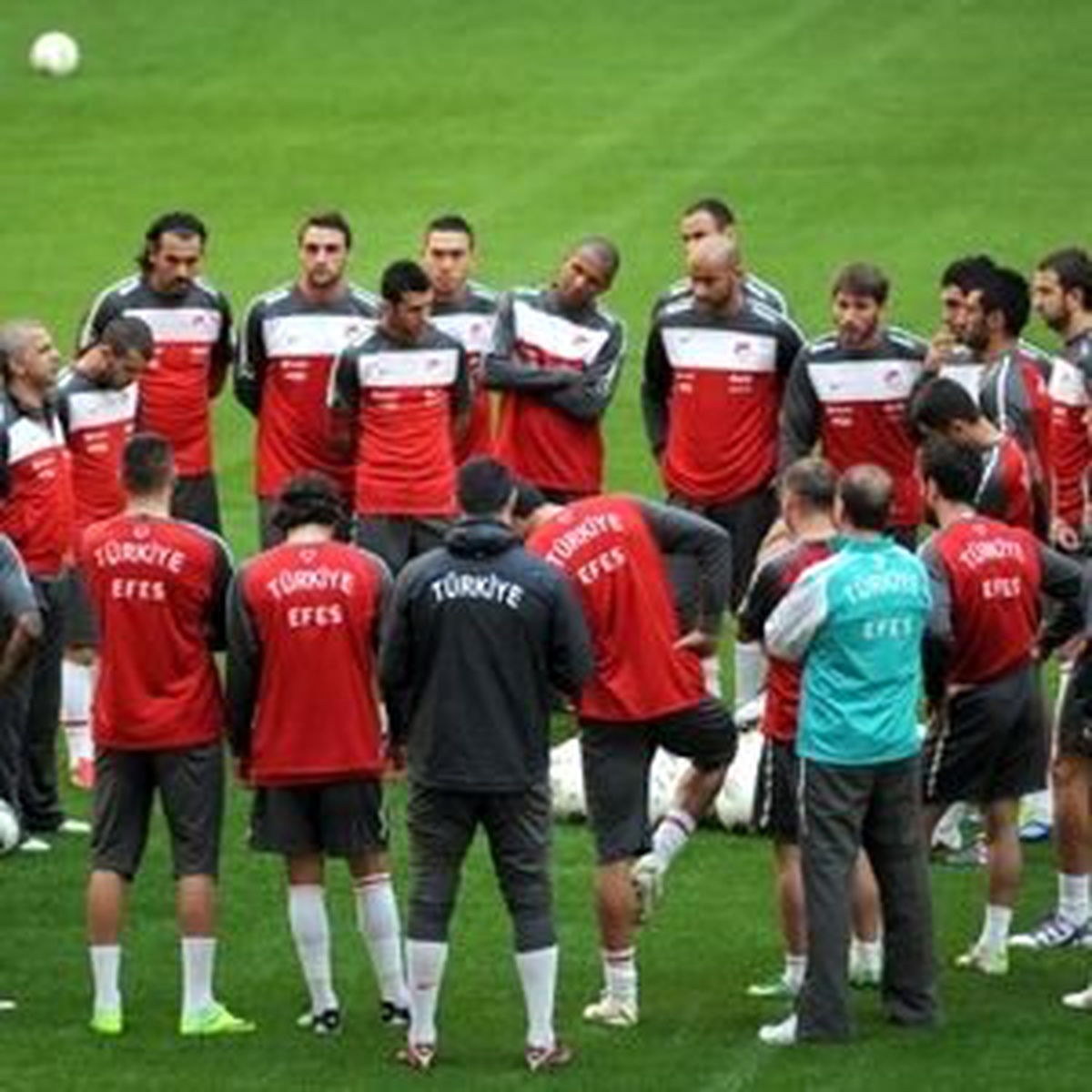 Volkan Demirel ve Gökhan Gönül Aday Kadrodan Çıkartıldı