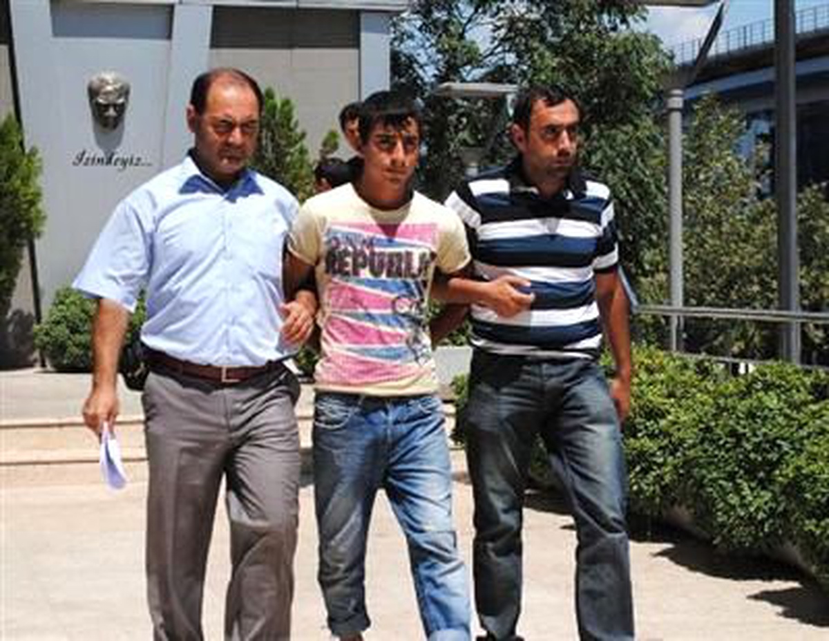 Yumruk Atarak Kapkaç Yapan Şüpheli Yakalandı