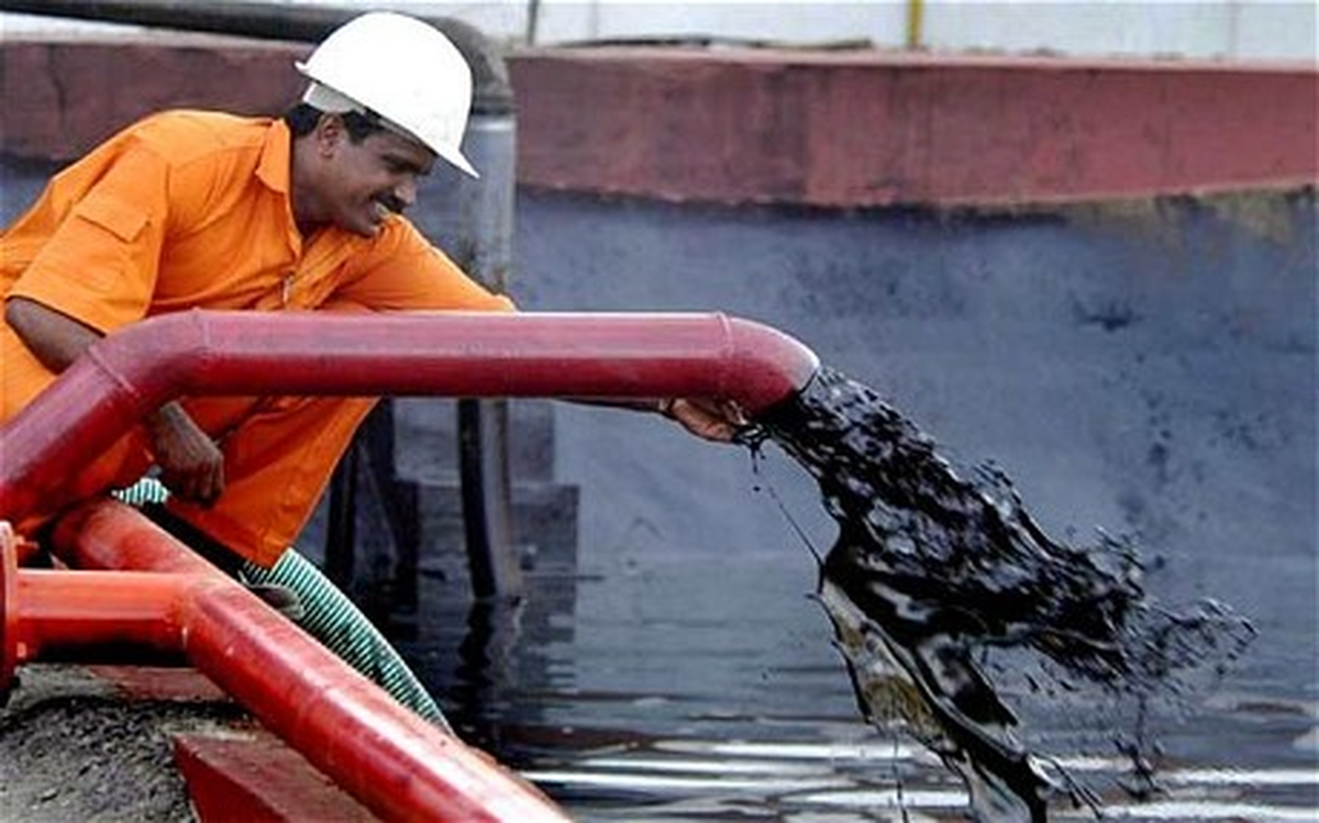 ABD Ham Petrol Fiyatları ABD Verisi Öncesinde Sınırlı Yükselişte