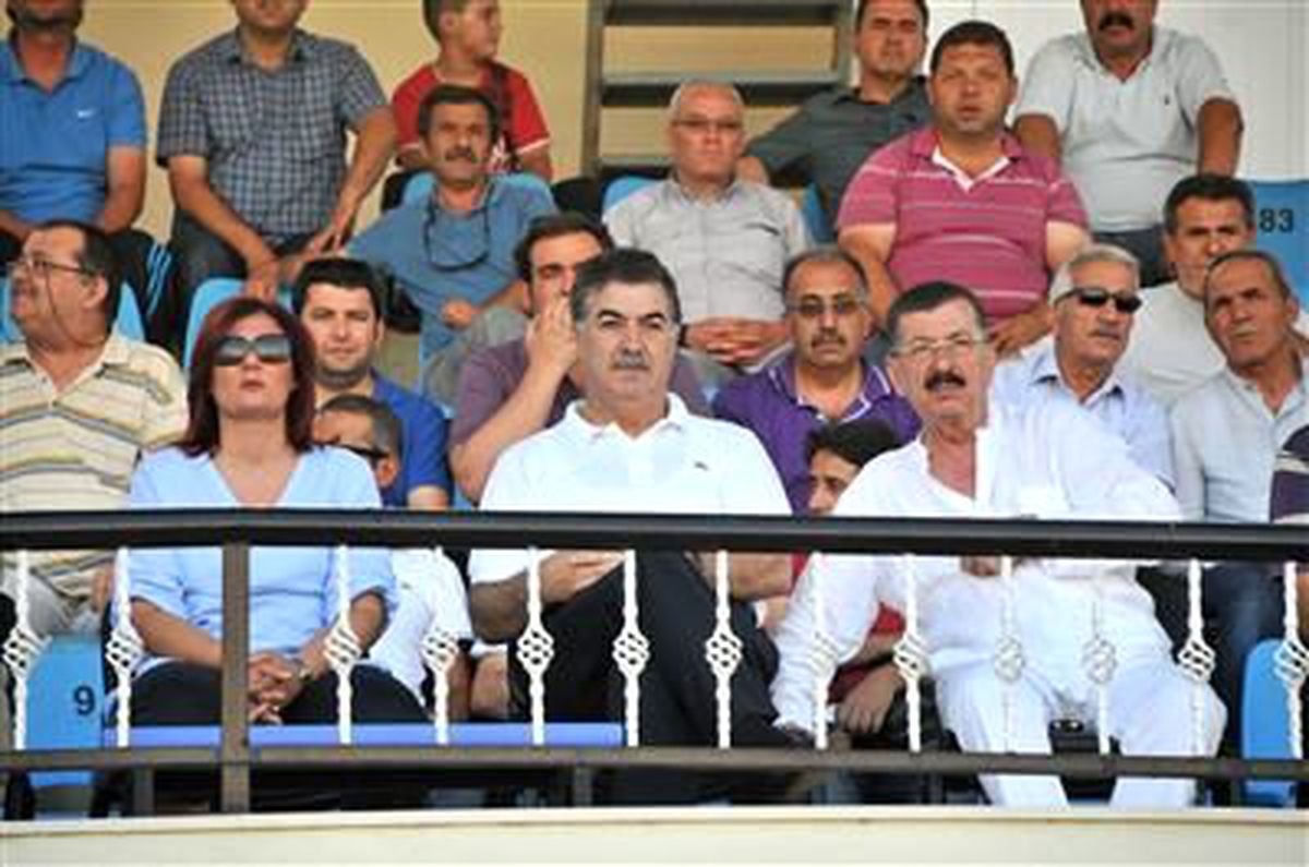 Akşit Aydınlılara Sitem Etti