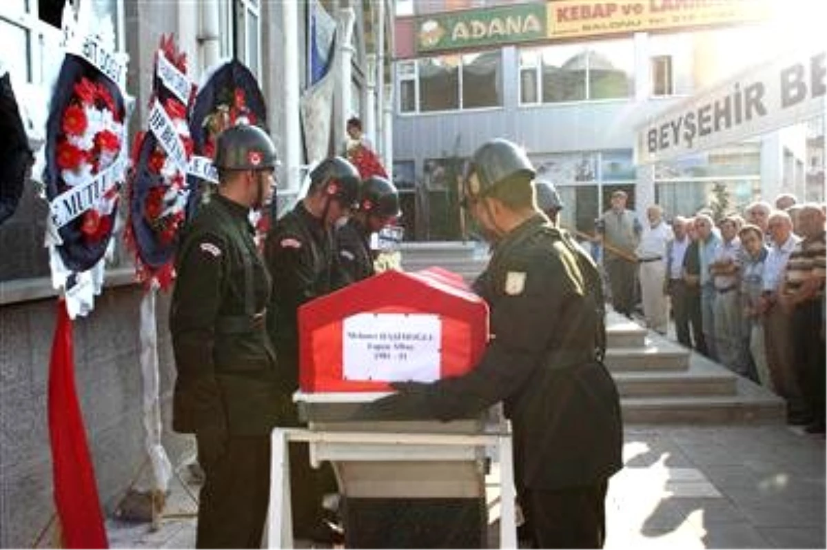 Albay Haşimoğlu\'nun Cenazesi Beyşehir\'de Defnedildi
