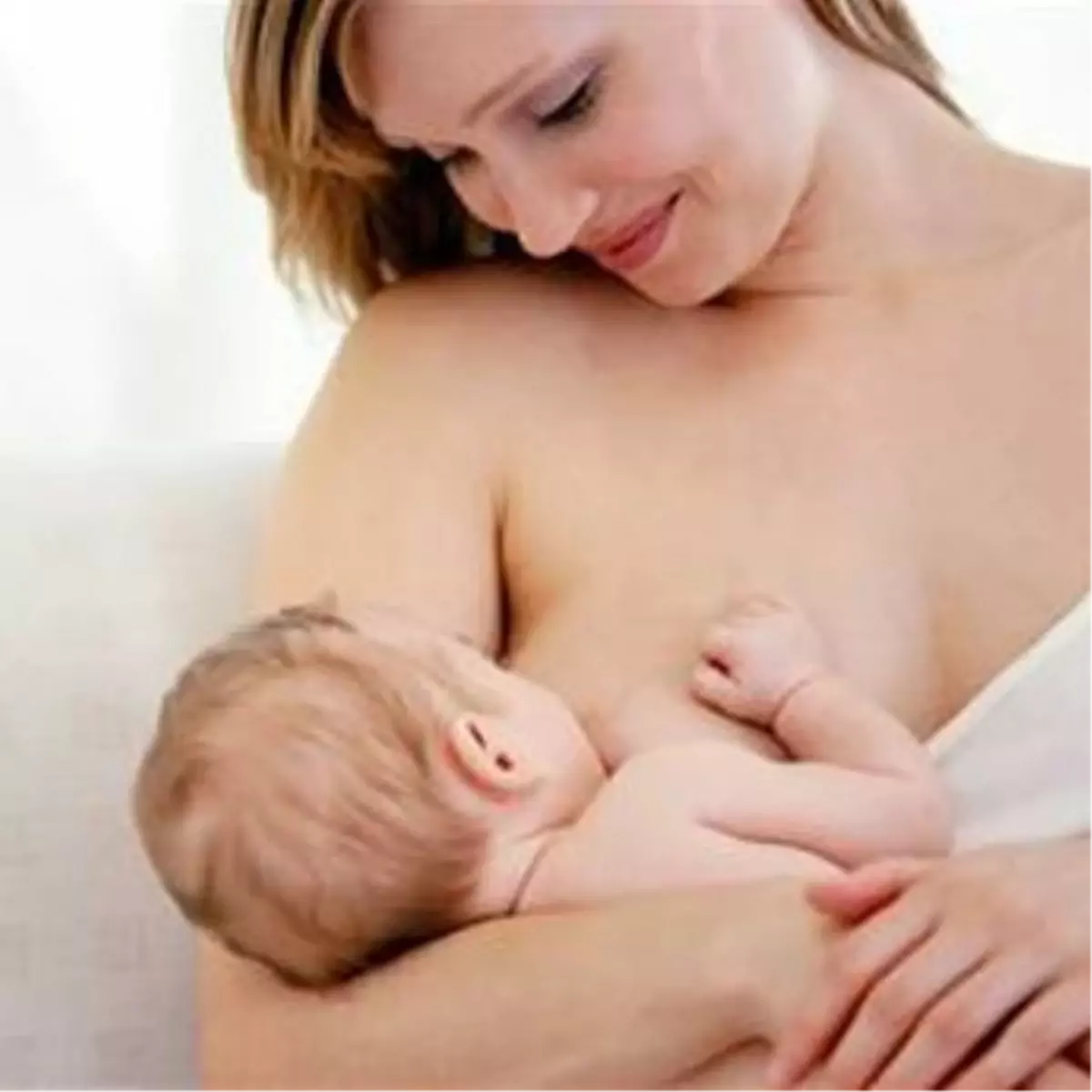 Anne Sütü Bebeği Hastalıklardan Koruyor