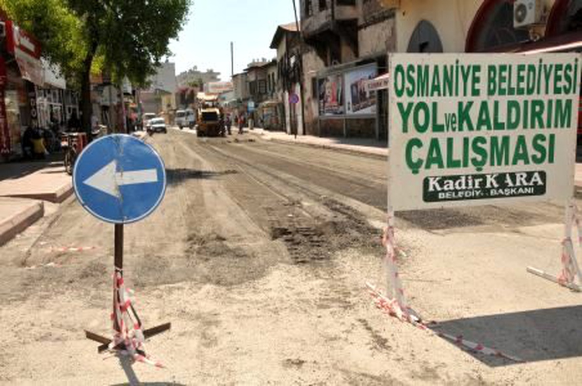 Atatürk Caddesi\'nde Asfaltlama Çalışmaları Başladı