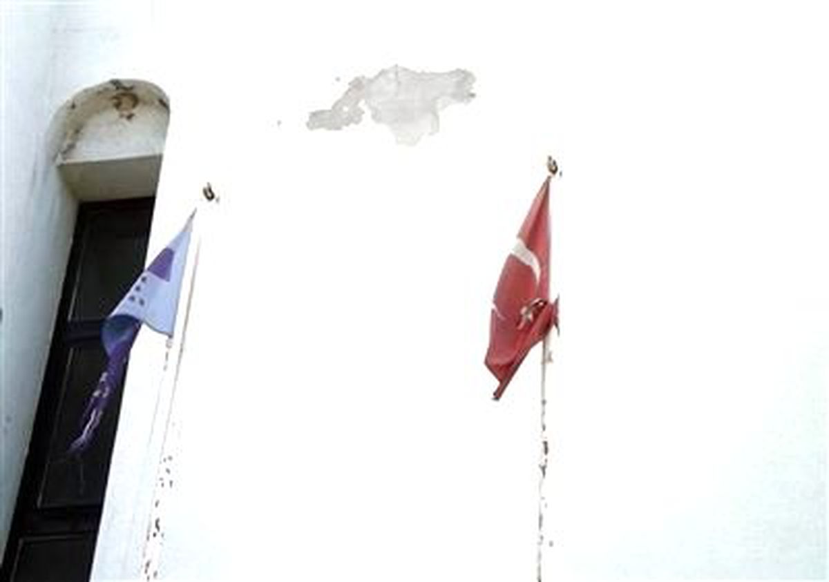 Ayvalık\'ta Türk Bayrağının Gözyaşları