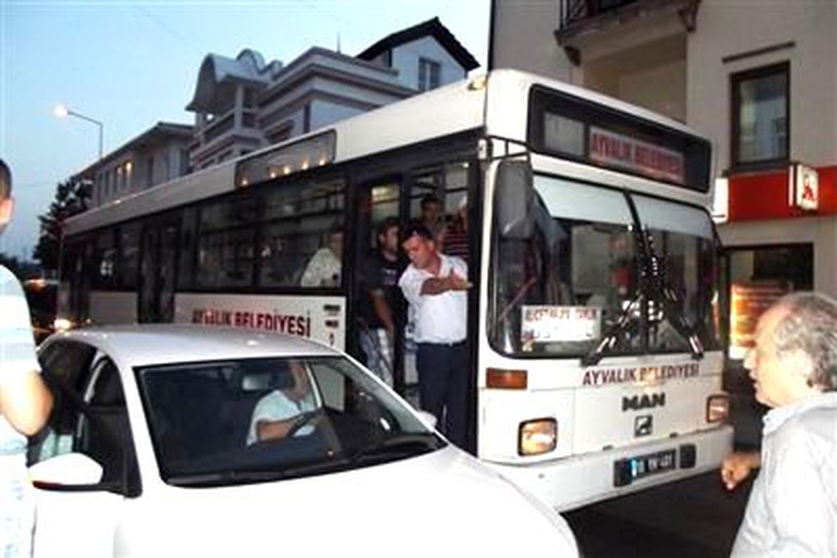 Ayvalık'ta Uygunsuz Park Çilesi