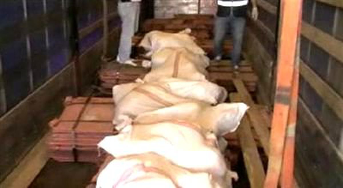 Bakır Plakalar Arasında 235 Kilogram Esrar