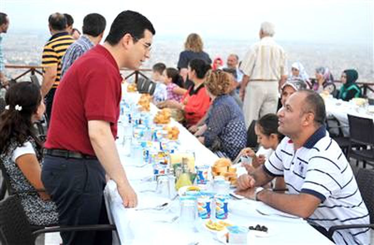 Başkan Tütüncü\'den Meclis Üyelerine İftar