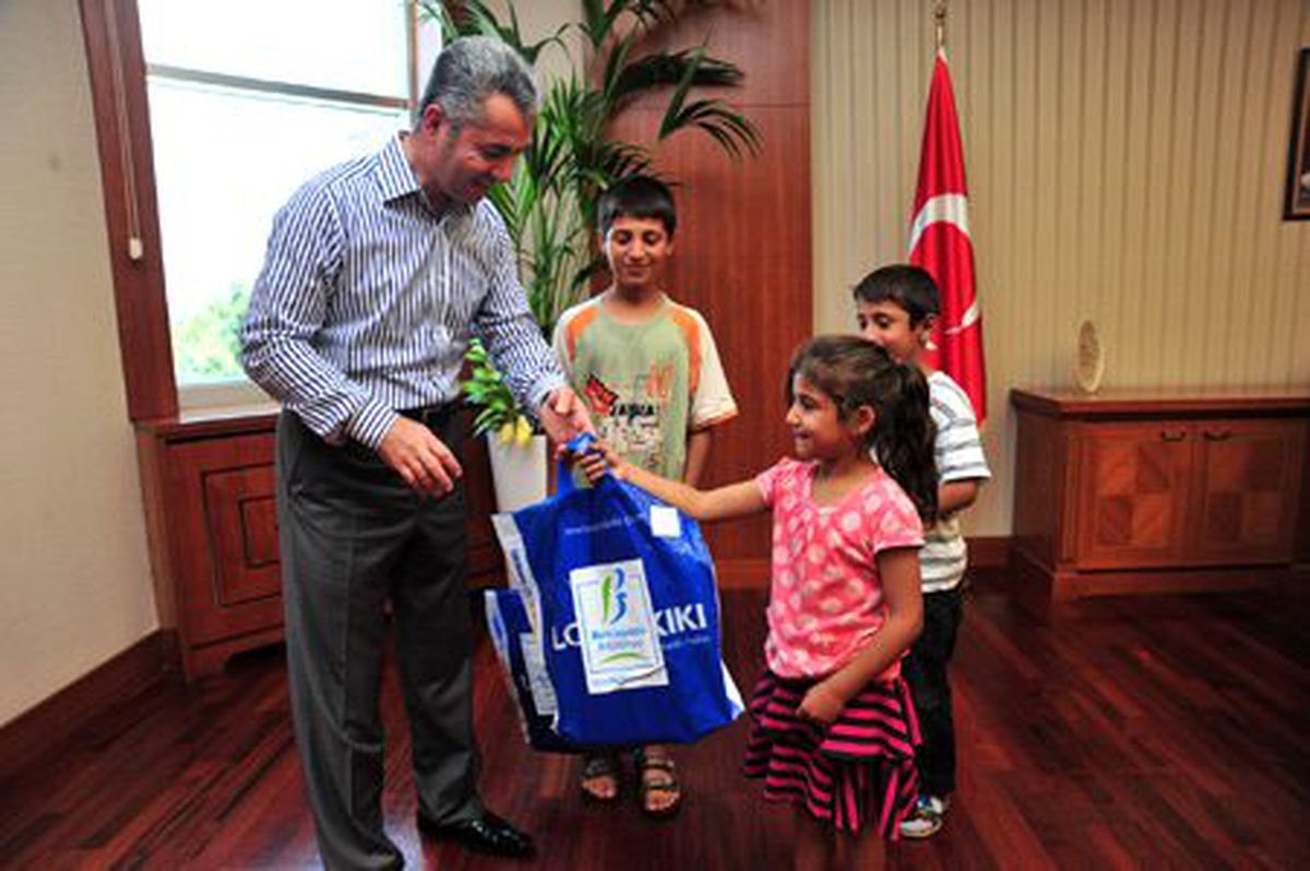 Beylikdüzü\'nden Çocuklara Bayram Hediyesi