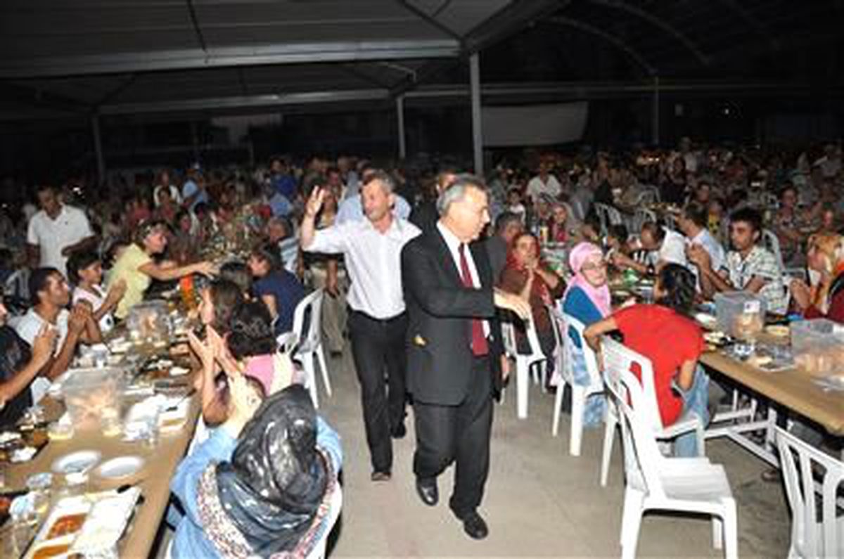 Binlerce Menemenli Aynı Sofrada Buluştu