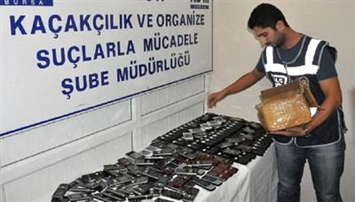 Bursa\'da Kaçak Cep Telefonu Operasyonu