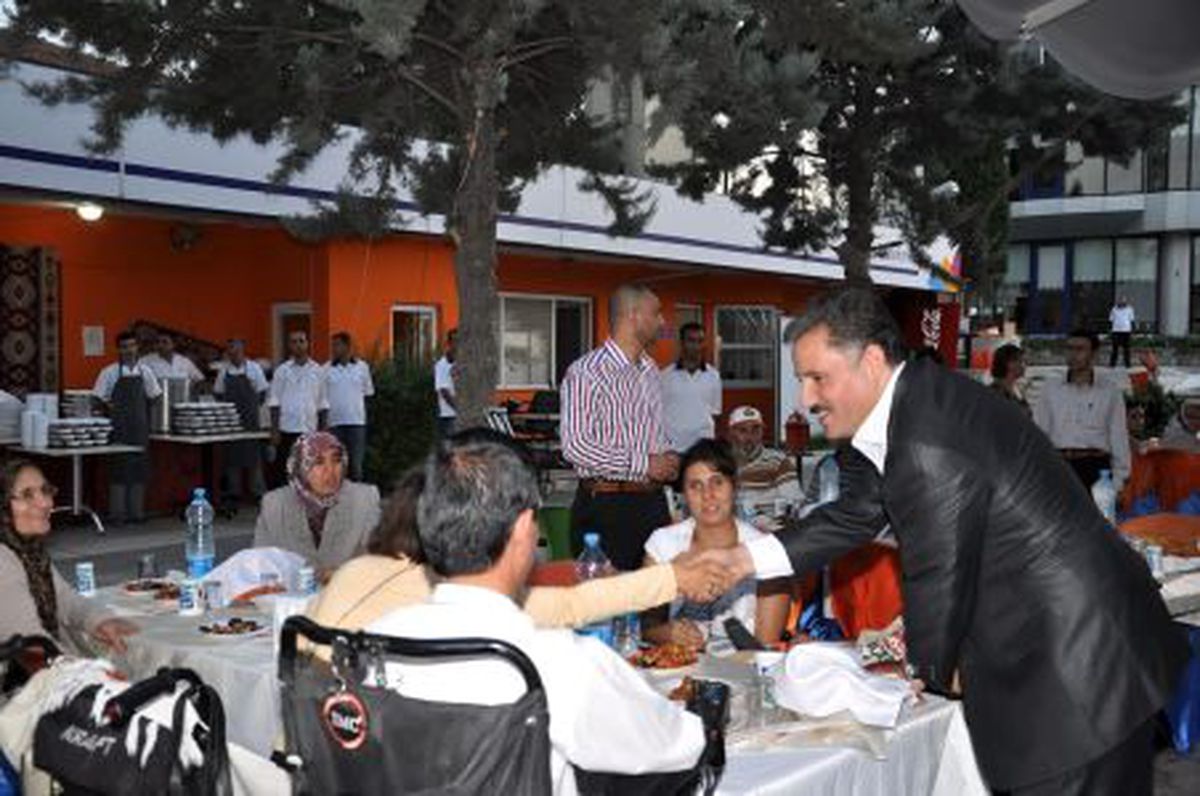 Çakır, Engellilerle İftarda Biraraya Geldi