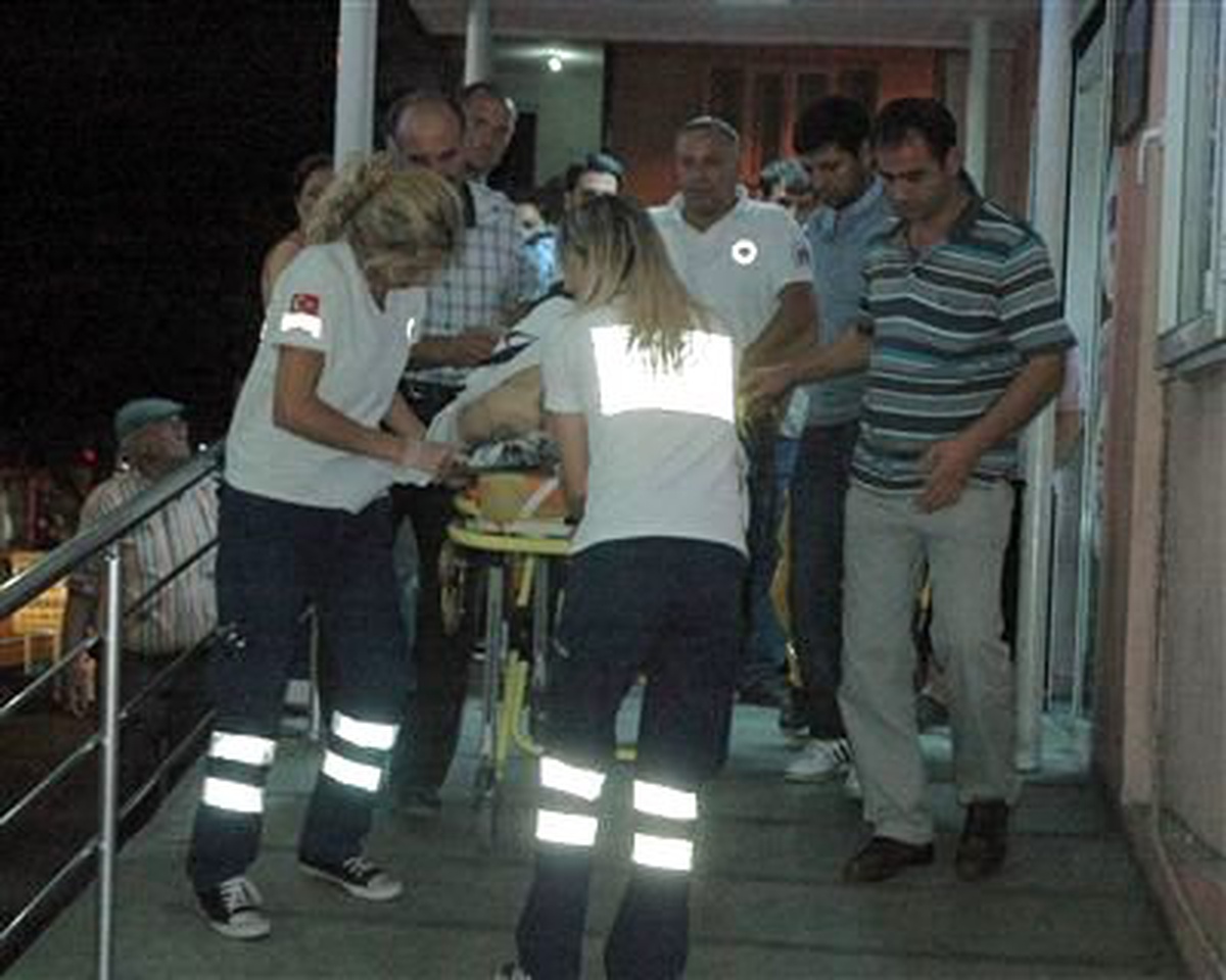 Düğün Alışverişi Dönüşü Kaza; 2\'si Ağır 6 Yaralı