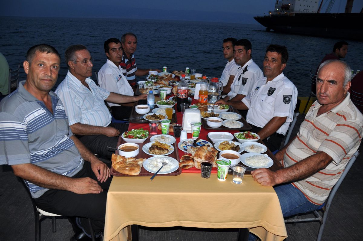 Efesanport Ailesi İftarda Buluştu