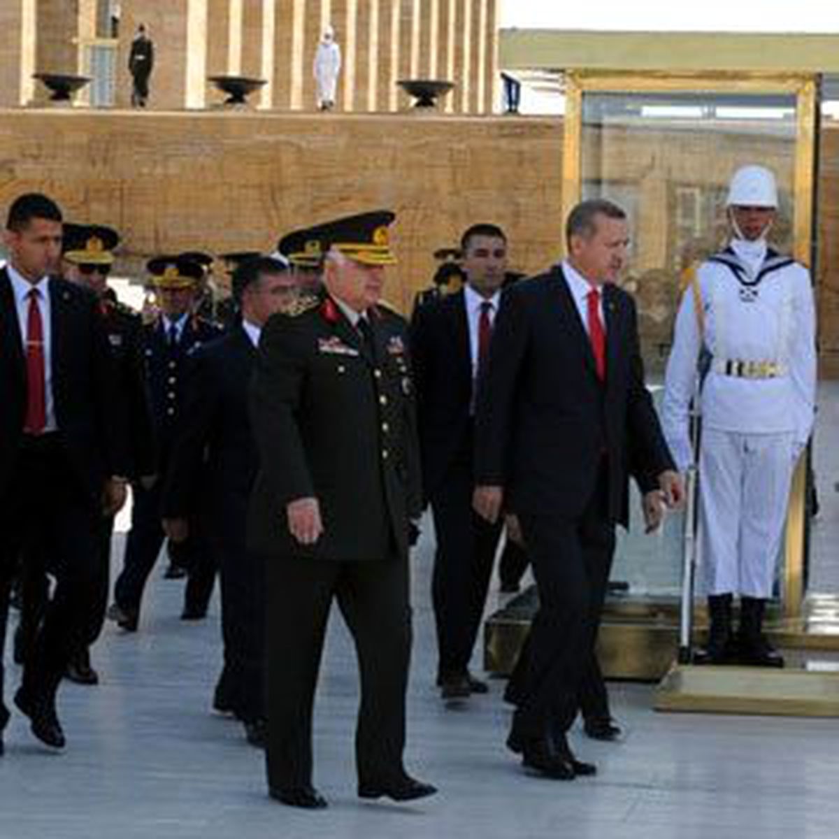 Erdoğan Necdet Özel\'in Evine Gitti