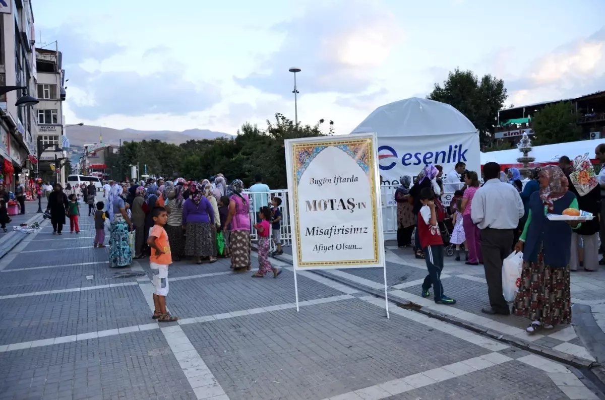 Esenlik Ramazan Sofrasını Halka Açıyor