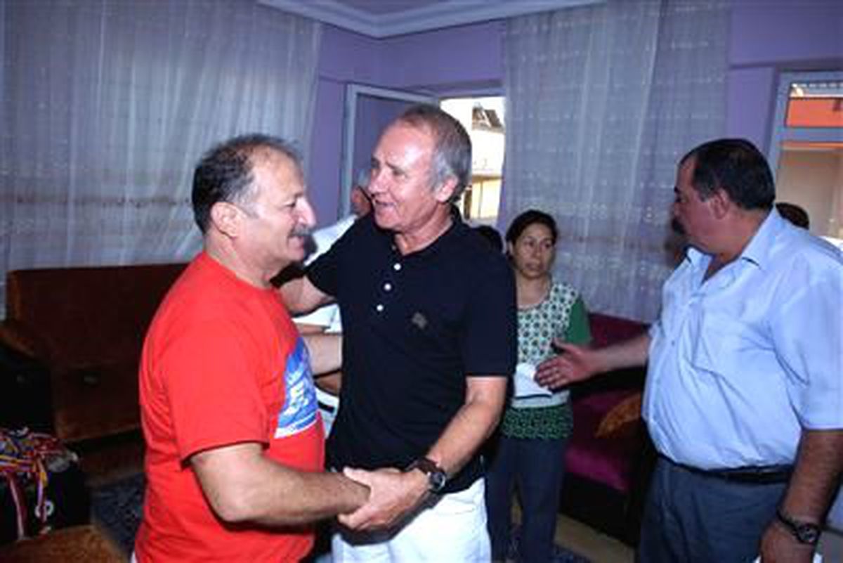 Evcilmen\'den Olimpiyat Şampiyonu Çakır\'nın Ailesine Ziyaret