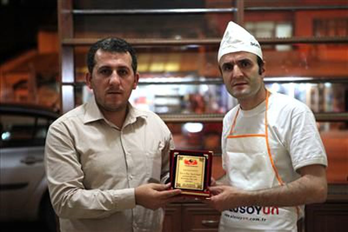 GİKDER\'den Mustafa Zengin\'e Başarı Plaketi