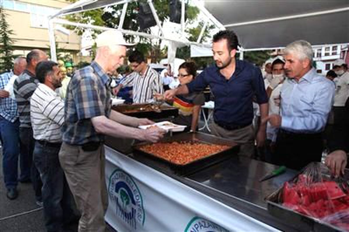 Hukuksal Bakış Derneği İftar Yemeği Verdi