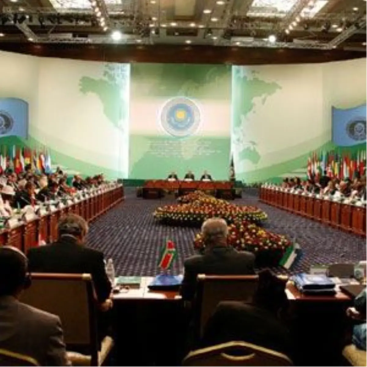 İslam İsbirligi Teşkilatı Bakanlar Toplantısı Sona Erdi