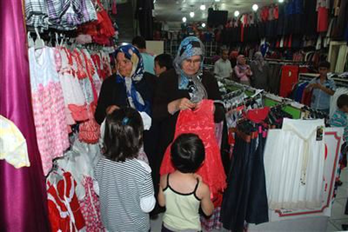Karatay\'da Bayram Öncesi 200 Çocuk Giydirildi