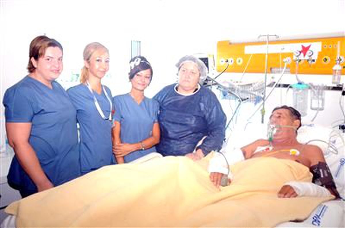 Kazak Turiste Ülkesinden Ambulans Uçak