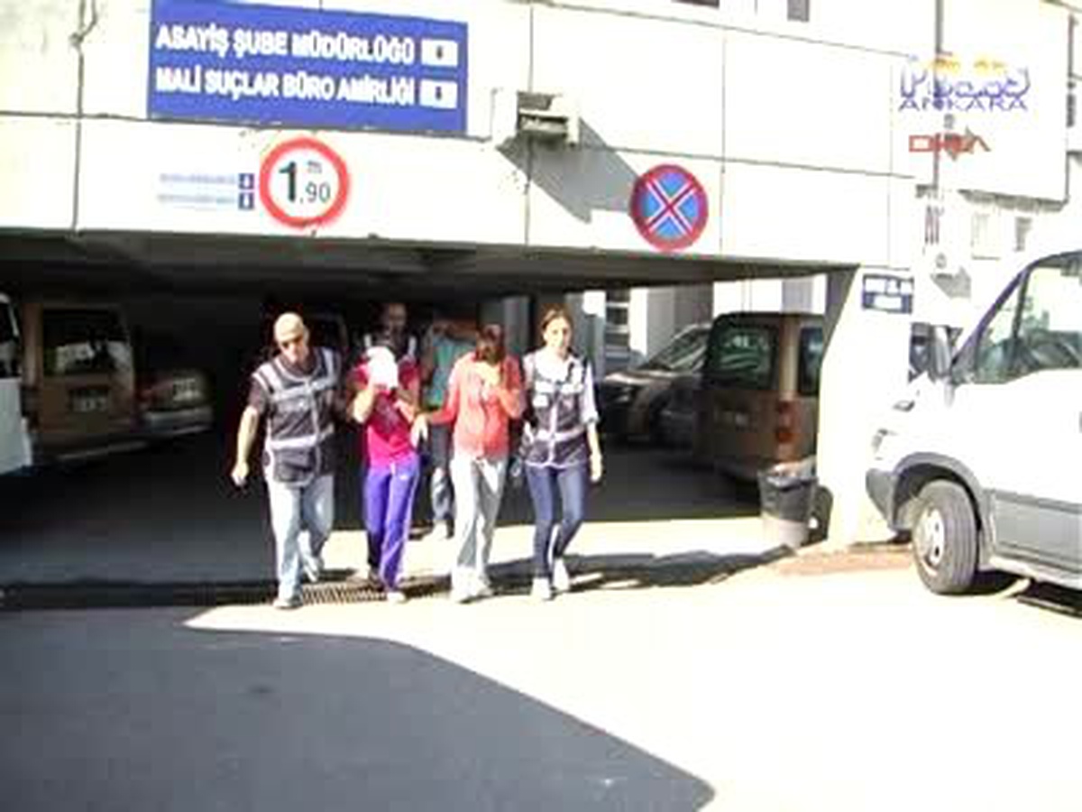 Komşusunu Soyup Geçmiş Olsuna Gitti
