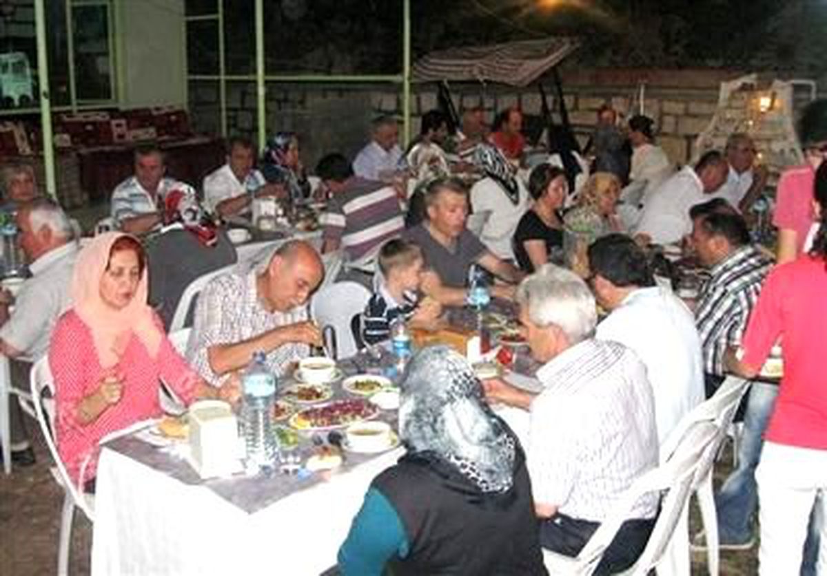 Korkutelili Hayırseverlerine İftar Yemeği