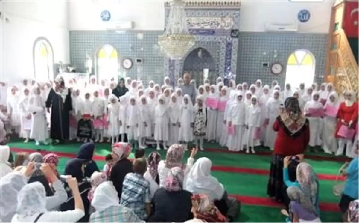 Kur\'an-I Kerim\'i Okumayı Öğrenen 93 Öğrenci İçin Hatim Duası