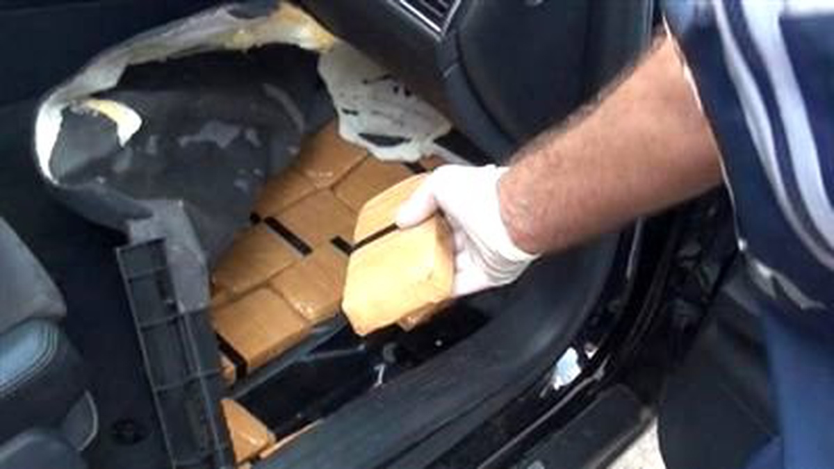 Lüks Otomobilin Her Yerinden Uyuşturucu Çıktı