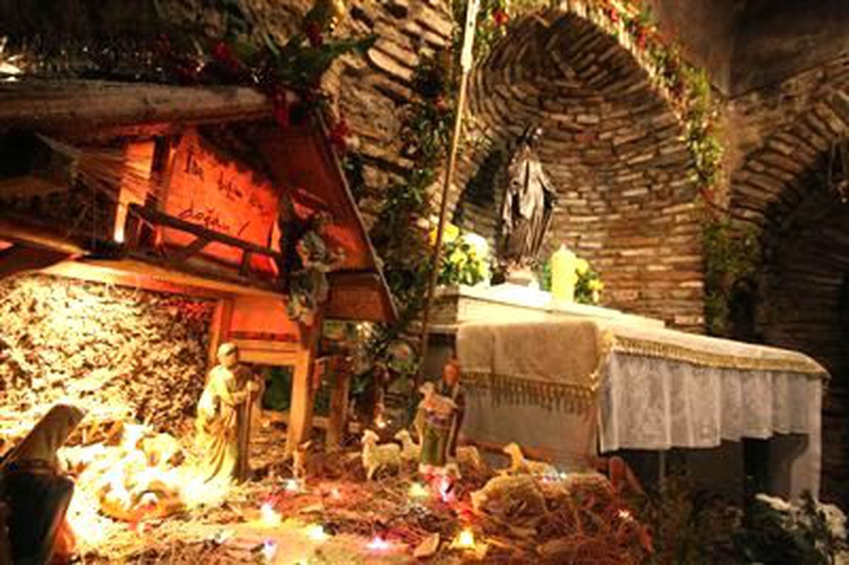 Meryem Ana Evi\'nde Ayin Hazırlıkları