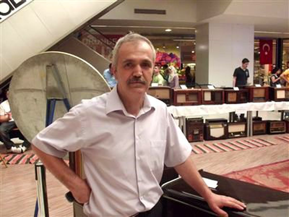 Nostaljik Radyolar Sergilendi